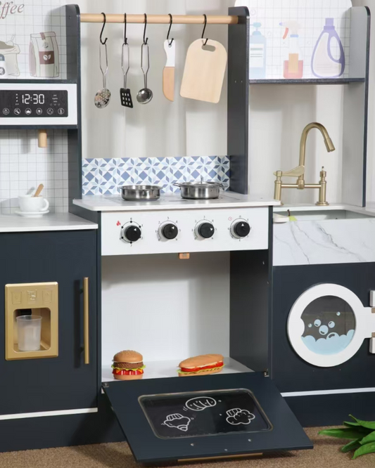 Deluxe Kitchen w/coffee station & washing machine