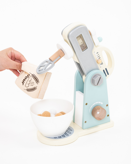 Baking set with mixer